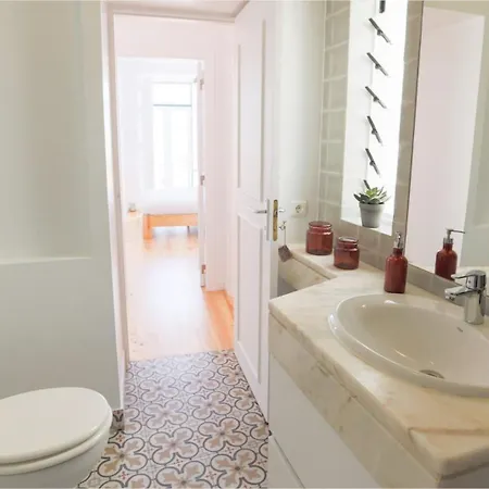 Bright 2br W/ Tagus View | By Airnest דירה