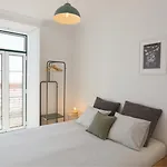 Bright 2br W/ Tagus View | By Airnest Lisboa