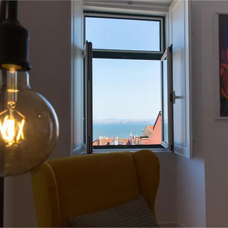 شقة Bright 2br W/ Tagus View | By Airnest Lisboa