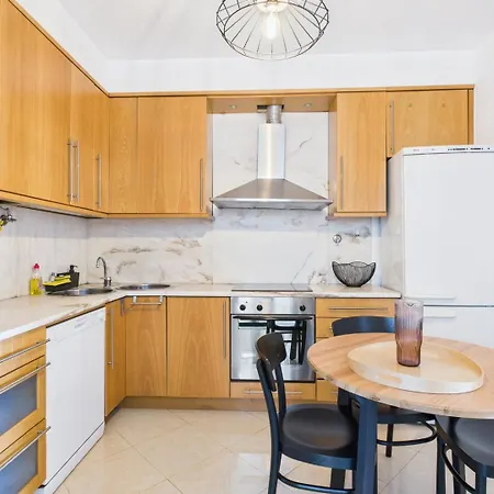 Bright 2br W/ Tagus View | By Airnest شقة *