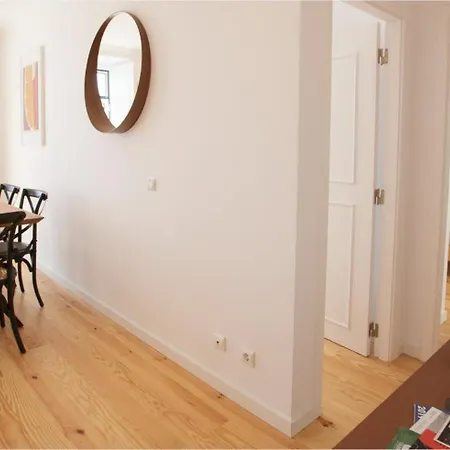 Bright 2br W/ Tagus View | By Airnest *