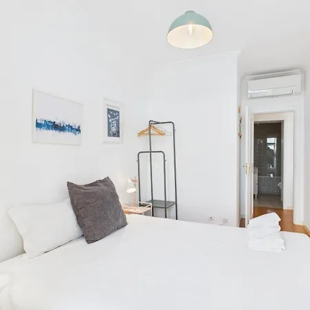 Bright 2br W/ Tagus View | By Airnest * Lizbona