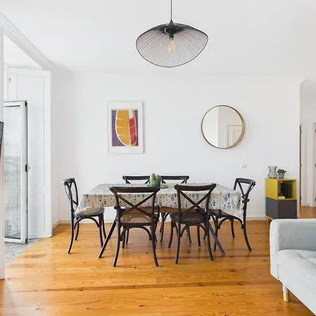 Bright 2br W/ Tagus View | By Airnest *