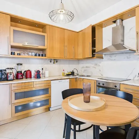 Bright 2br W/ Tagus View | By Airnest * 리스본